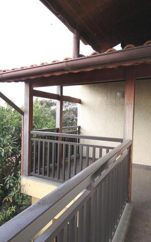Casa à venda com 435m², 4 quartos e 8 vagasVaranda das suítes 2 e 3