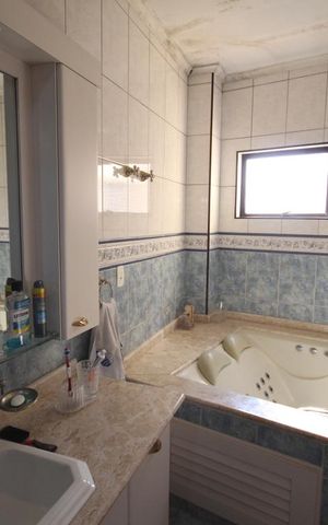 Casa à venda com 435m², 4 quartos e 8 vagasSuíte 1