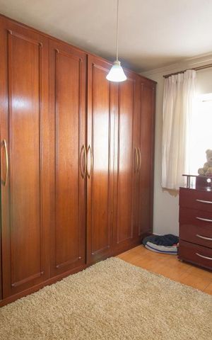 Casa à venda com 200m², 2 quartos e 2 vagasCloset da suíte