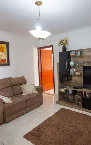 Casa à venda com 200m², 2 quartos e 2 vagasSala