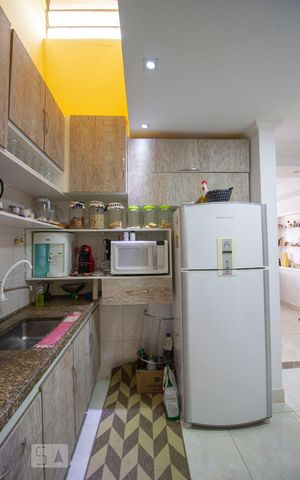 Casa à venda com 200m², 2 quartos e 2 vagasCozinha