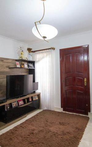 Casa à venda com 200m², 2 quartos e 2 vagasSala