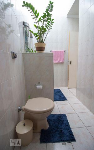 Casa à venda com 200m², 2 quartos e 2 vagasBanheiro Social