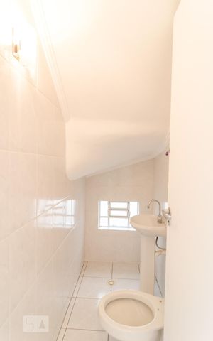 Casa à venda com 135m², 3 quartos e 2 vagas Casa à venda com 135m², 3 quartos e 2 vagasLavabo