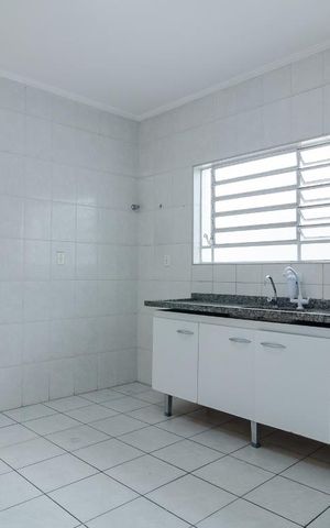 Casa à venda com 135m², 3 quartos e 2 vagas Casa à venda com 135m², 3 quartos e 2 vagasCozinha
