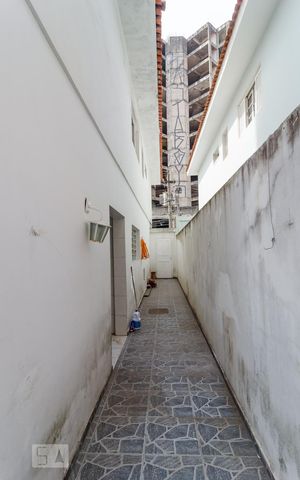 Casa à venda com 135m², 3 quartos e 2 vagas Casa à venda com 135m², 3 quartos e 2 vagasCorredor Externo