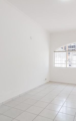 Casa à venda com 135m², 3 quartos e 2 vagas Casa à venda com 135m², 3 quartos e 2 vagasSala