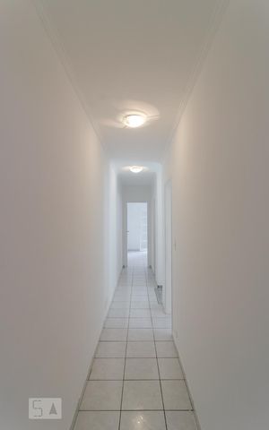 Casa à venda com 135m², 3 quartos e 2 vagas Casa à venda com 135m², 3 quartos e 2 vagasCorredor