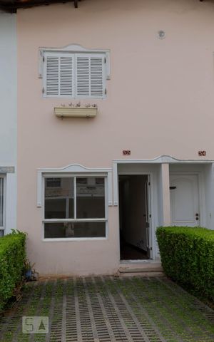 Casa à venda com 108m², 2 quartos e 2 vagas Casa à venda com 108m², 2 quartos e 2 vagasFachada da Casa