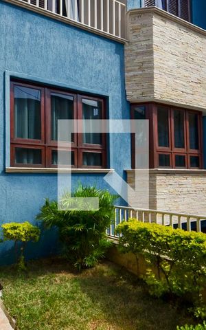 Casa à venda com 200m², 4 quartos e 4 vagasÁrea de Entrada