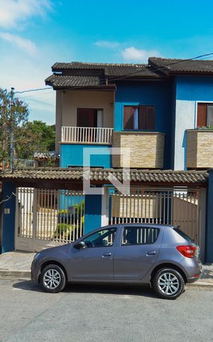 Casa à venda com 200m², 4 quartos e 4 vagasFachada