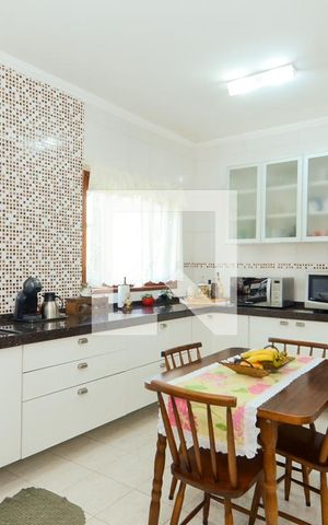 Casa à venda com 200m², 4 quartos e 4 vagasCozinha