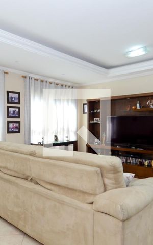 Casa à venda com 200m², 4 quartos e 4 vagasSala