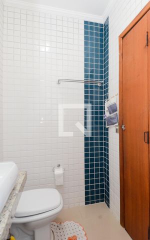 Casa à venda com 200m², 4 quartos e 4 vagasBanheiro Social