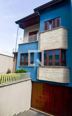 Casa à venda com 200m², 4 quartos e 4 vagasÁrea de Entrada