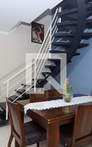 Casa à venda com 200m², 4 quartos e 4 vagasSala