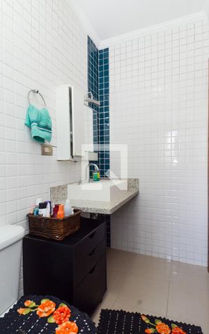 Casa à venda com 200m², 4 quartos e 4 vagasBanheiro da Suíte