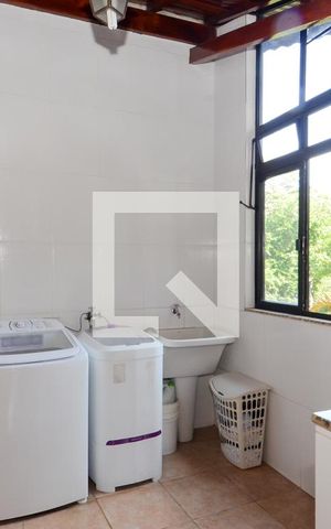 Casa à venda com 200m², 4 quartos e 4 vagasÁrea de Serviço