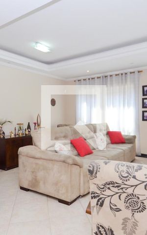 Casa à venda com 200m², 4 quartos e 4 vagasSala