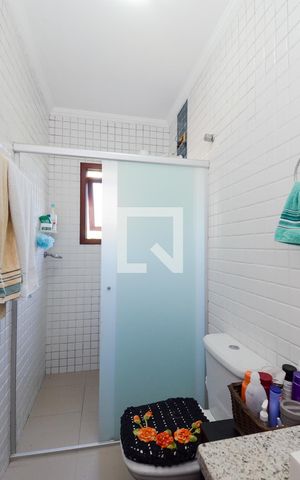 Casa à venda com 200m², 4 quartos e 4 vagasBanheiro da Suíte