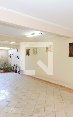 Casa à venda com 200m², 4 quartos e 4 vagasGaragem