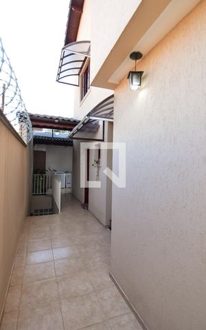Casa à venda com 200m², 4 quartos e 4 vagasCorredor de Entrada