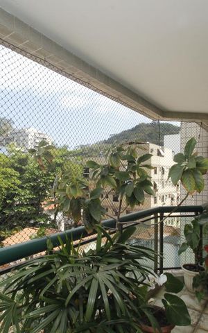 Apartamento à venda com 212m², 4 quartos e 3 vagasVaranda