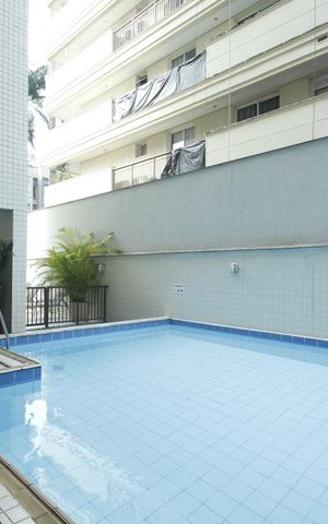 Apartamento à venda com 212m², 4 quartos e 3 vagasÁrea comum - Piscina