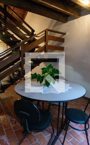 Casa à venda com 219m², 3 quartos e 2 vagas Casa à venda com 219m², 3 quartos e 2 vagasSala
