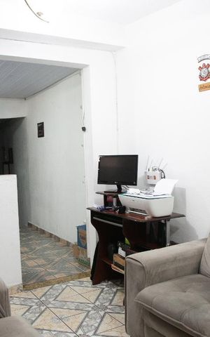 Casa à venda com 50m², 2 quartos e 1 vaga Casa à venda com 50m², 2 quartos e 1 vagaSala