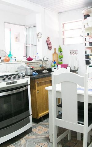Casa à venda com 50m², 2 quartos e 1 vaga Casa à venda com 50m², 2 quartos e 1 vagaCozinha