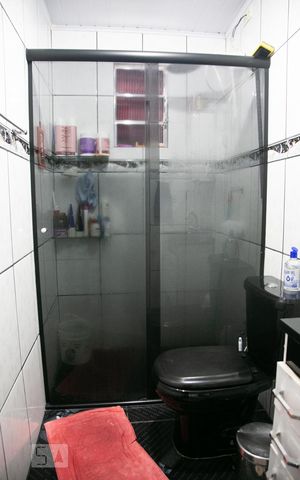 Casa à venda com 50m², 2 quartos e 1 vaga Casa à venda com 50m², 2 quartos e 1 vagaBanheiro