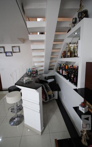 Casa à venda com 300m², 3 quartos e 6 vagasSala de Estar