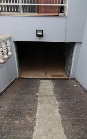 Casa à venda com 300m², 3 quartos e 6 vagasGaragem