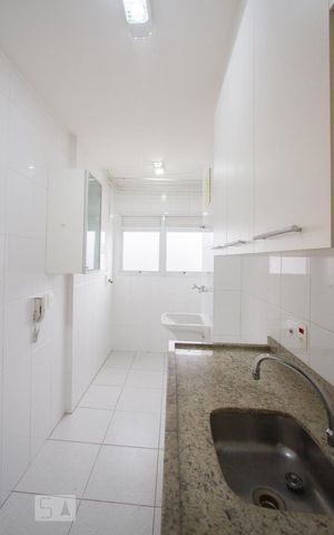 Apartamento para alugar com 71m², 2 quartos e 2 vagasCozinha