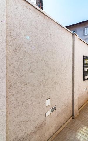 Casa à venda com 287m², 4 quartos e 3 vagasCorredor