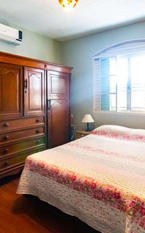 Casa à venda com 287m², 4 quartos e 3 vagasQuarto 2