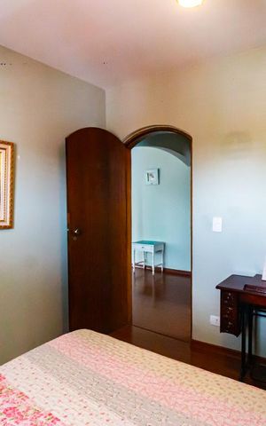 Casa à venda com 287m², 4 quartos e 3 vagasQuarto 2