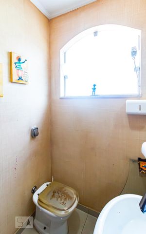 Casa à venda com 287m², 4 quartos e 3 vagasLavabo