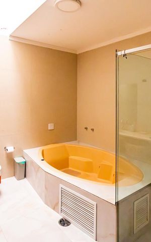 Casa à venda com 287m², 4 quartos e 3 vagasBanheiro da Suíte