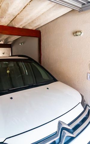 Casa à venda com 287m², 4 quartos e 3 vagasGaragem