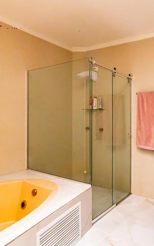 Casa à venda com 287m², 4 quartos e 3 vagasBanheiro da Suíte