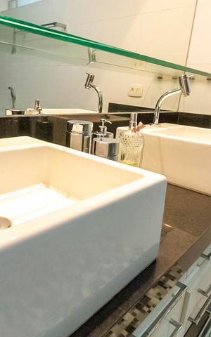 Casa para alugar com 300m², 4 quartos e 5 vagas Casa para alugar com 300m², 4 quartos e 5 vagasBanheiro social