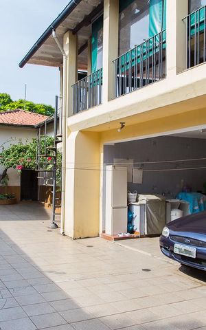 Casa à venda com 400m², 5 quartos e 8 vagas Casa à venda com 400m², 5 quartos e 8 vagasQuintal