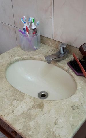 Casa à venda com 350m², 4 quartos e 6 vagas Casa à venda com 350m², 4 quartos e 6 vagasBANHEIRO