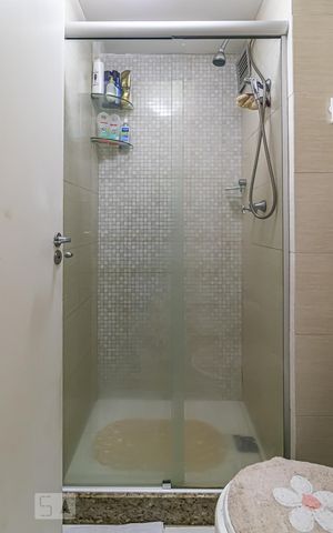 Apartamento à venda com 56m², 2 quartos e 1 vaga Apartamento à venda com 56m², 2 quartos e 1 vagaBanheiro