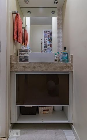 Apartamento à venda com 56m², 2 quartos e 1 vaga Apartamento à venda com 56m², 2 quartos e 1 vagaBanheiro