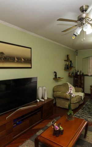 Casa à venda com 358m², 4 quartos e 4 vagas Casa à venda com 358m², 4 quartos e 4 vagasSala