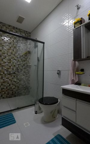 Casa à venda com 140m², 3 quartos e sem vagaBanheiro