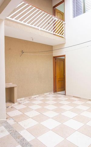 Casa à venda com 208m², 3 quartos e 2 vagasÁrea de Serviço